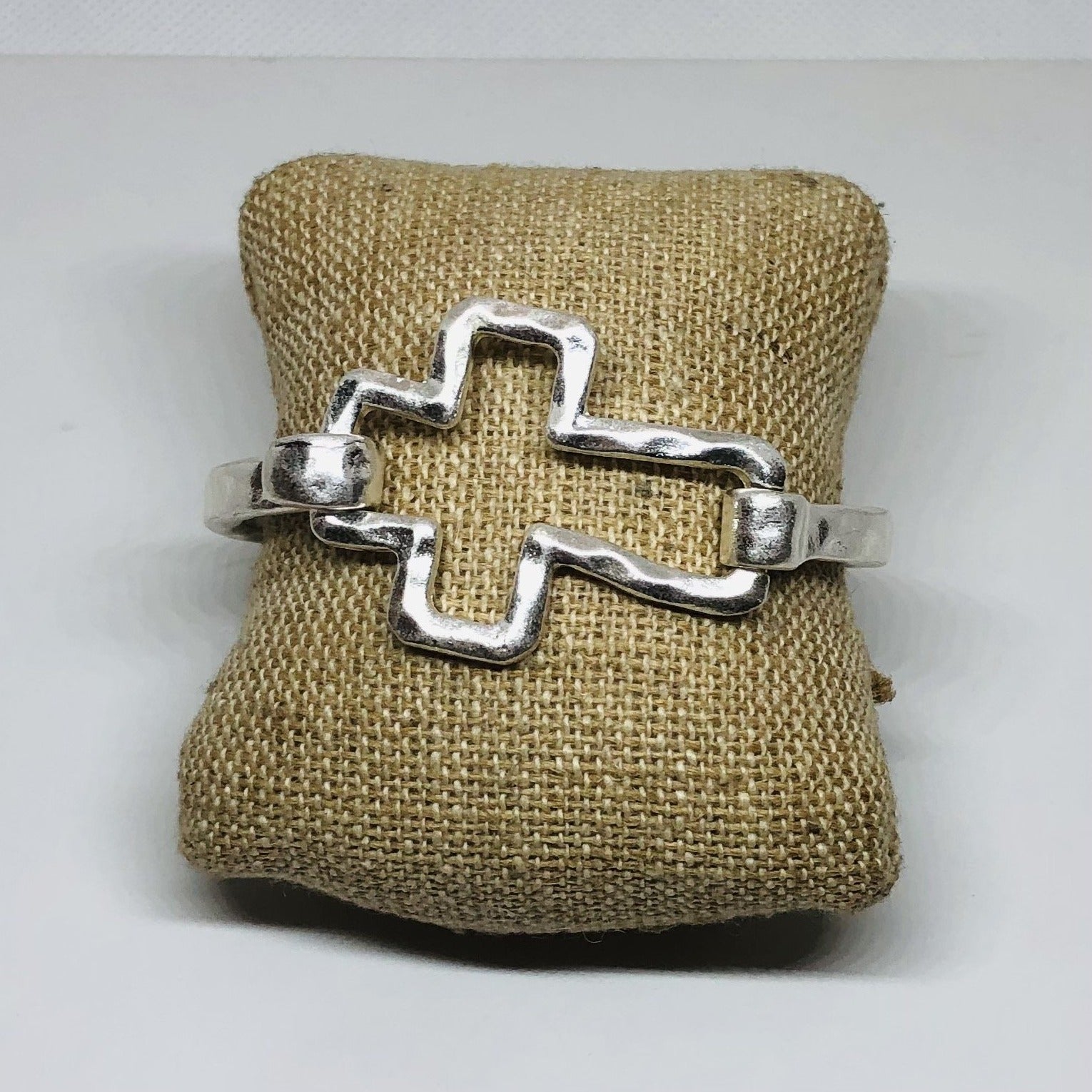 Cross Bracelet in Silver