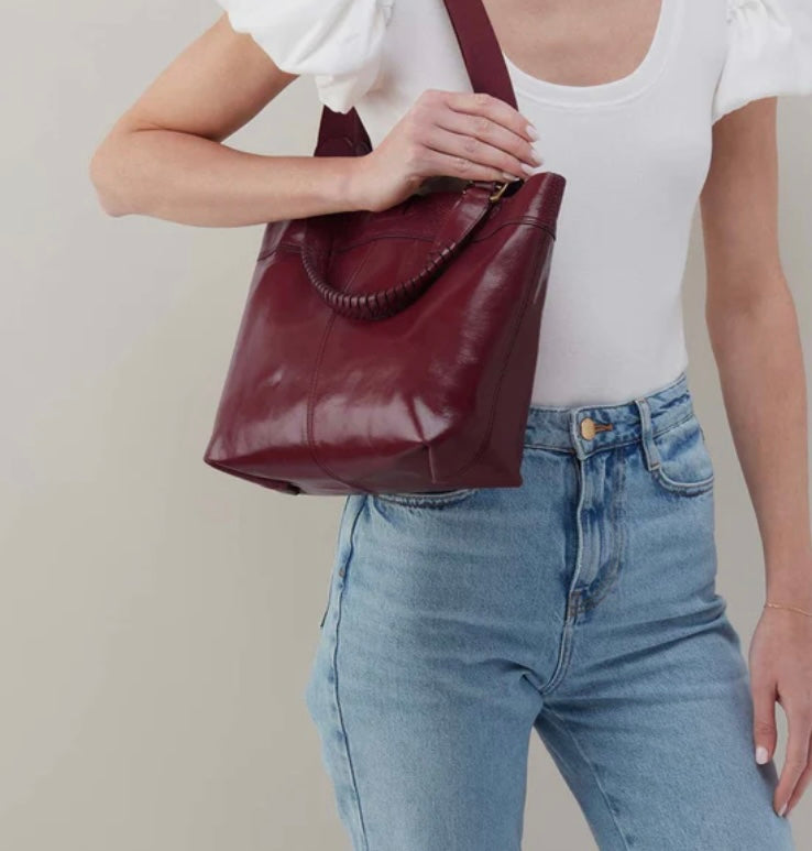 Romy Hobo Medium Tote in Sadleberry