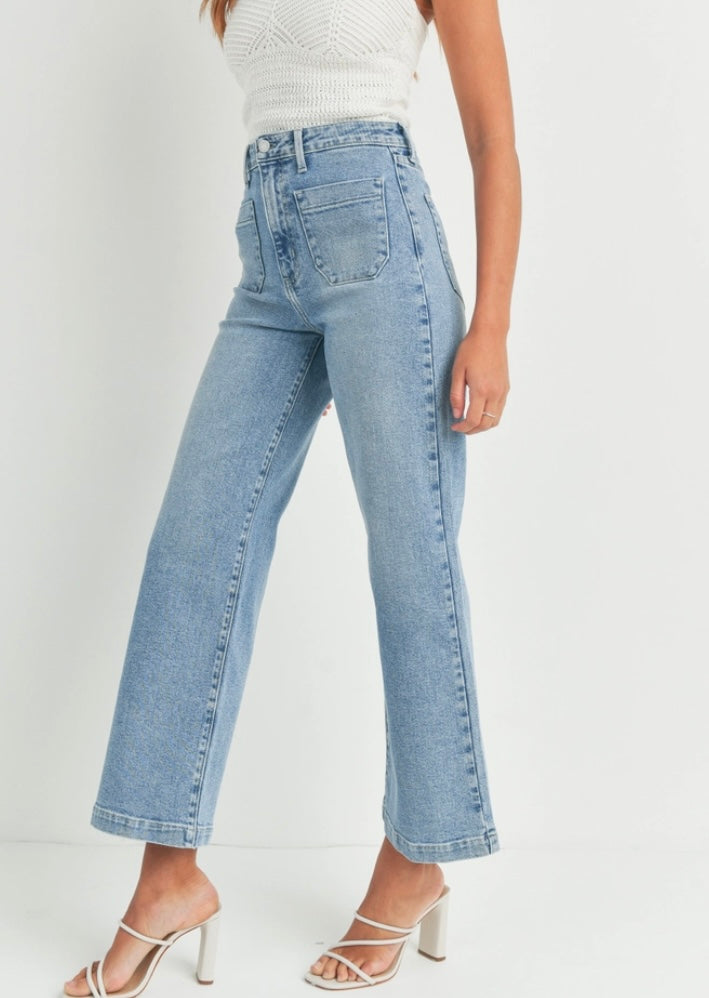 Patch Pocket Wide Leg Jean in Light Denim
