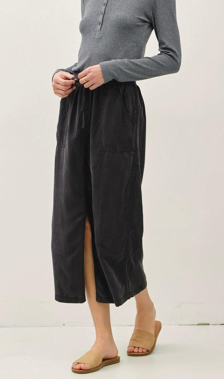 Nina Midi Skirt in Vintage Black