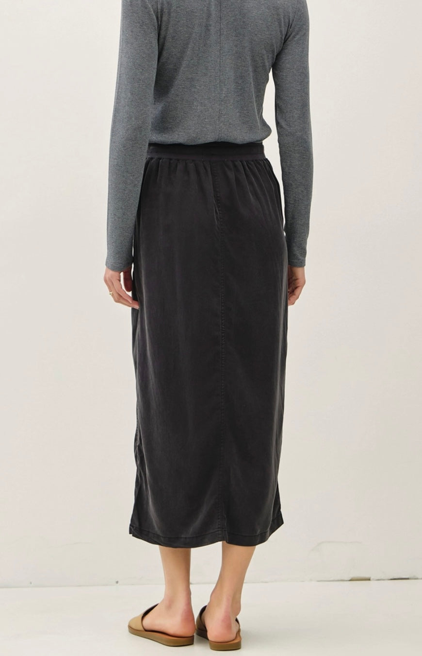 Nina Midi Skirt in Vintage Black