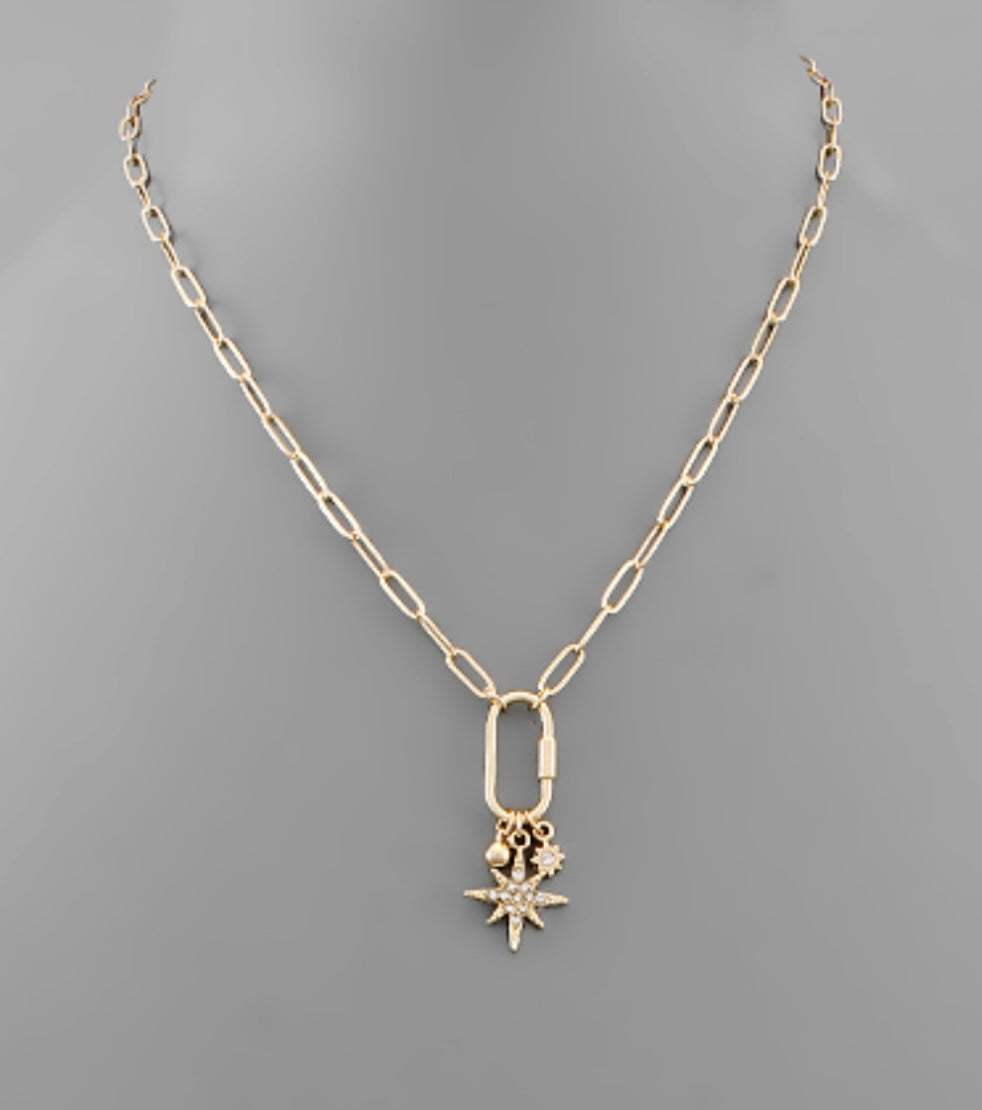 Paperclip Chain Star Necklace in Gold