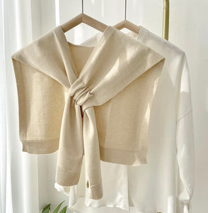 Anna Pull Through Shawl in Cream
