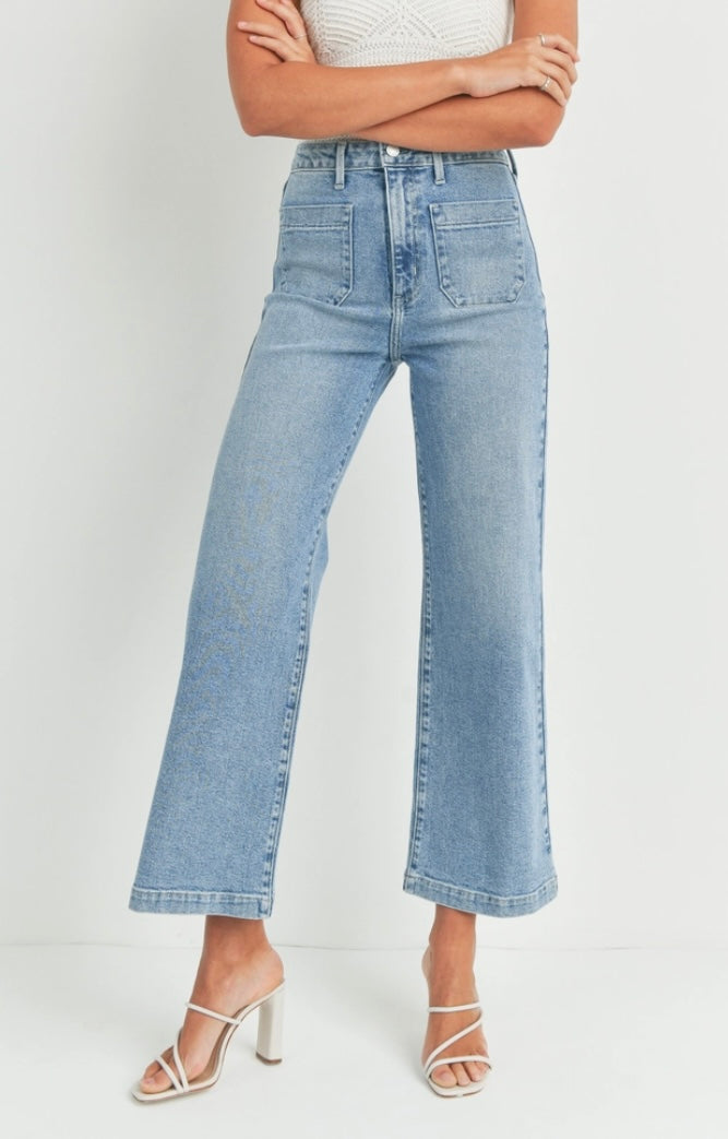 Patch Pocket Wide Leg Jean in Light Denim