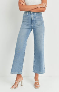 Patch Pocket Wide Leg Jean in Light Denim