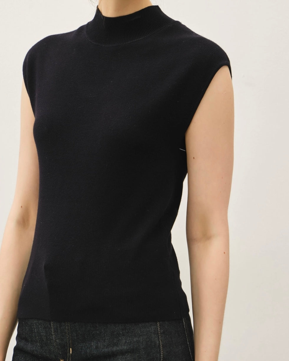 Mira Mockneck Blouse